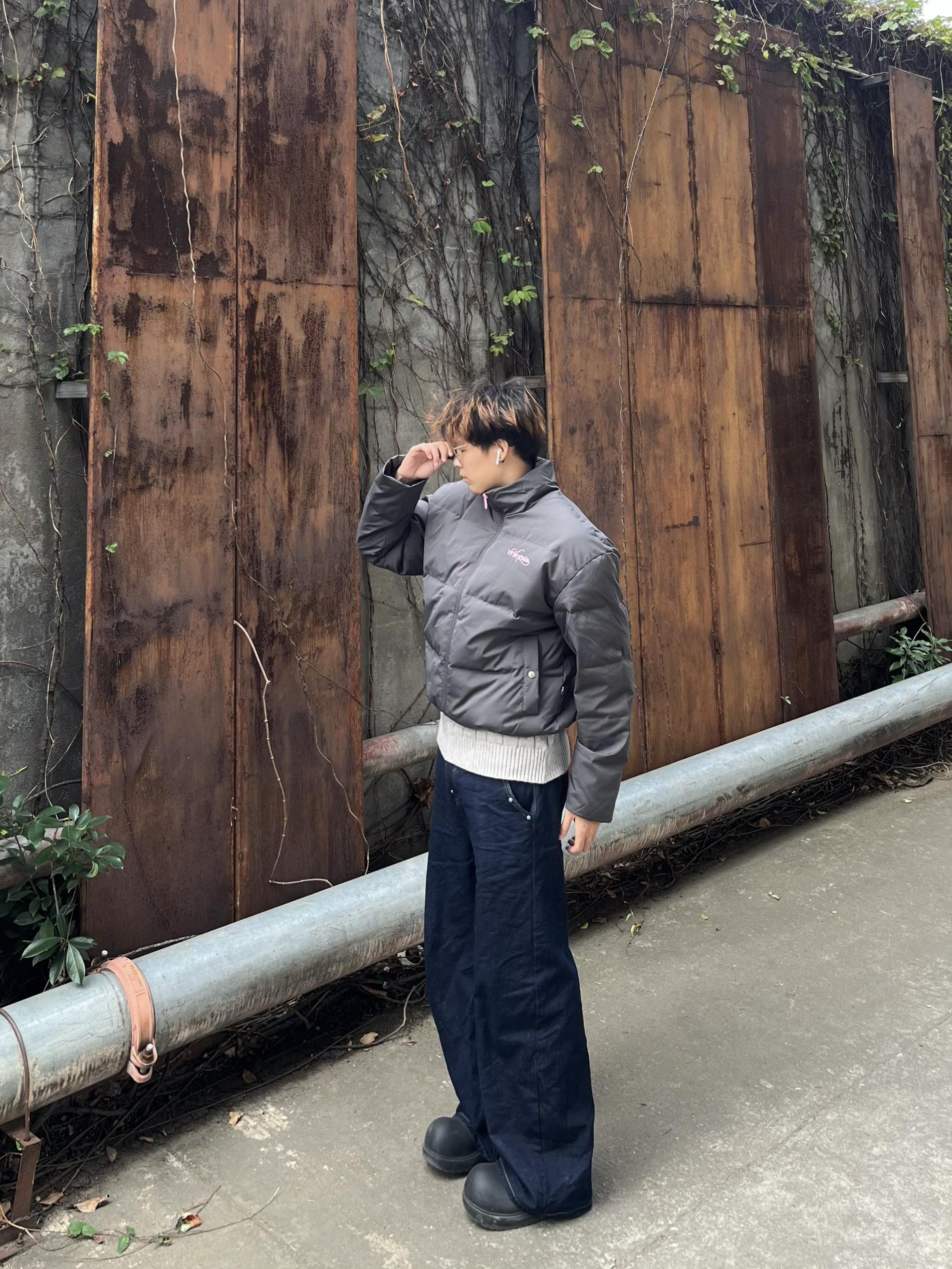 挖到一件秋冬氛围感直接拉满的灰色短款棉服!📸